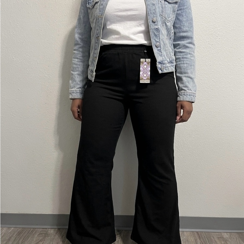 Boohoo Black High-Rise Flared Pants